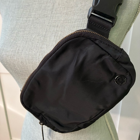 lululemon athletica Black Belt Bag - Picture 1 of 14